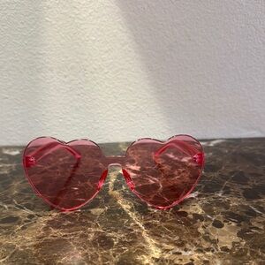 Chic Heart-Shaped Red Sunglasses
